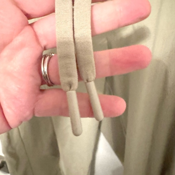 Athleta Trekkie North Joggers – Women’s Size 6 – Tan - Picture 4 of 7